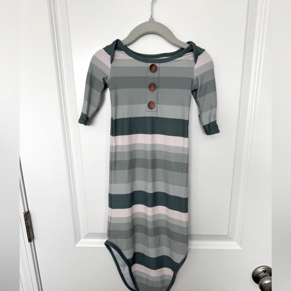 Caden Lane Striped Knotted Gown Size 0-3 M